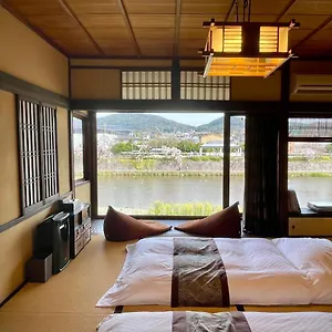 鴨川が一望できる京町家一棟貸しの宿　ケイズヴィラ 別荘