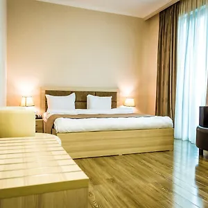 Hotel Cherry Garden